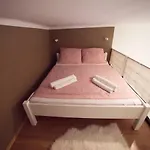 Peaceful Flat By The City Park And The Arena *